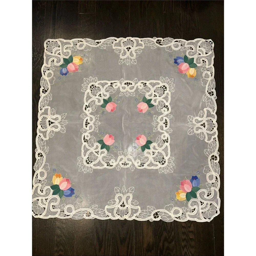 Battenberg Embroidered Floral Cutwork Square Lace Table Runner Vintage